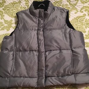 Gap gray size medium puffer vest